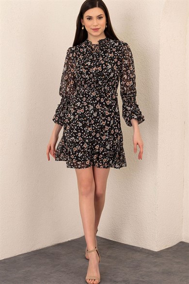Kadın Kolu Eteği Fırfır Detaylı Şifon Elbise