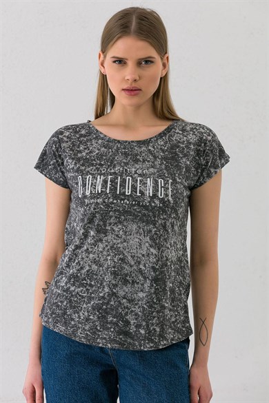 Kadın Önü Baskılı Sırt Detaylı Batik Desen T-shirt