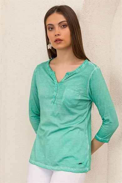 Kadın Yaka Cep Detaylı Batik Bluz